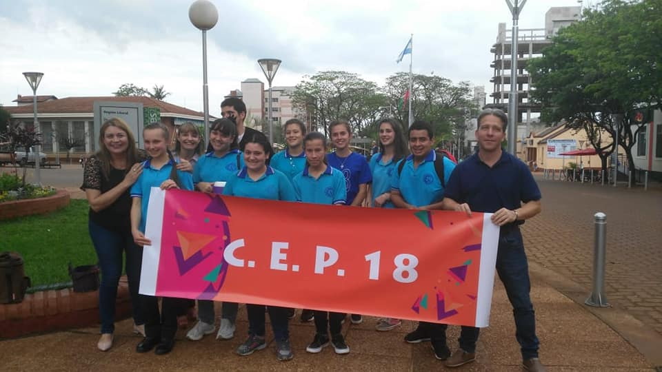 Egresados de colegios de Oberá vivieron una eterna primavera