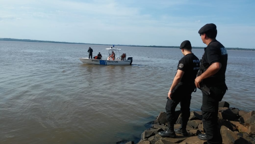 Buscan a joven que desapareció en el Paraná