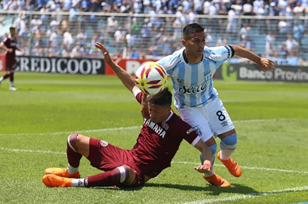 Superliga: Atlético Tucumán no pudo acercarse a Racing