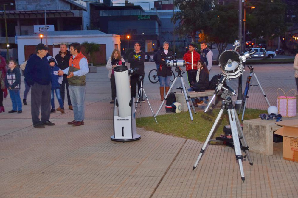 Posadas se une a la Noche Internacional de observación de la Luna