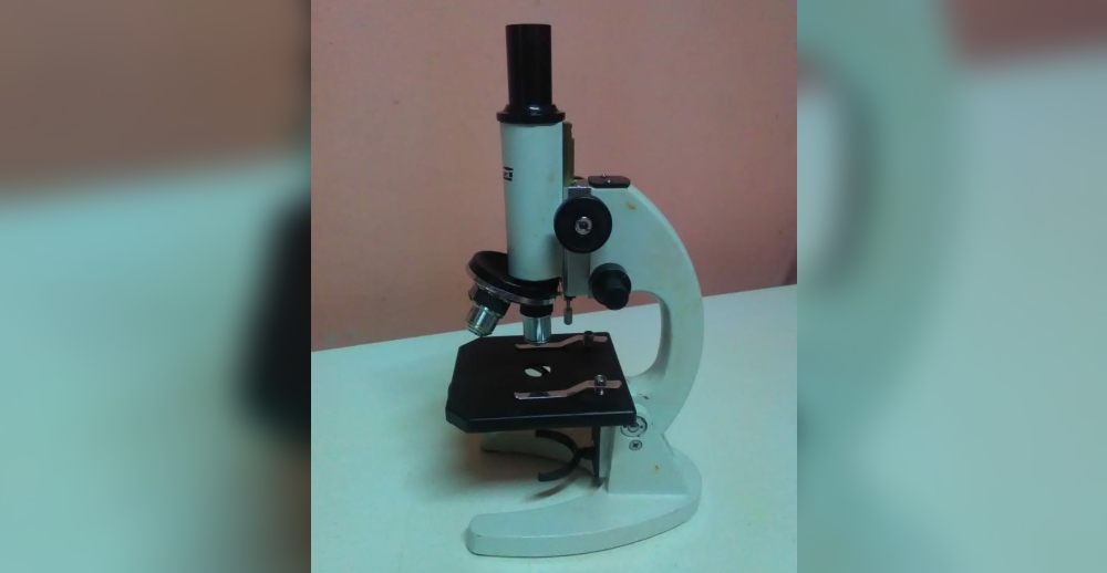 Recuperaron microscopio que había sido robado de una escuela