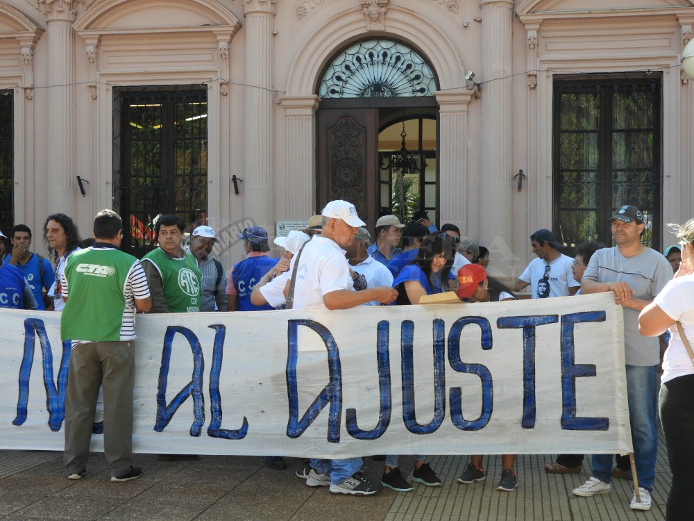 Protestas en Misiones por recorte presupuestario a nivel nacional