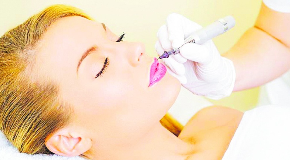 Maquillaje permanente de labios