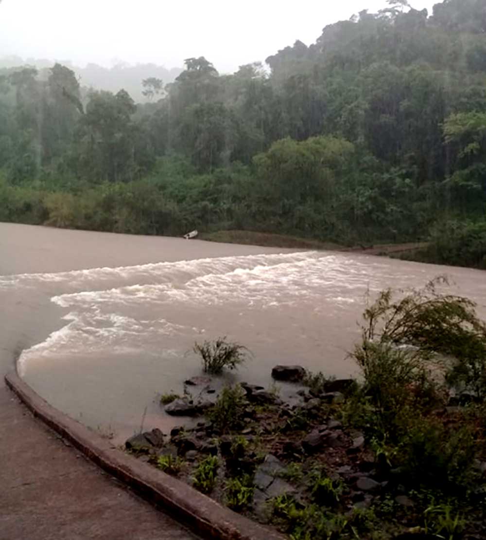 Por la crecida del arroyo Yabotí, está cerrado el ingreso a Saltos del Moconá