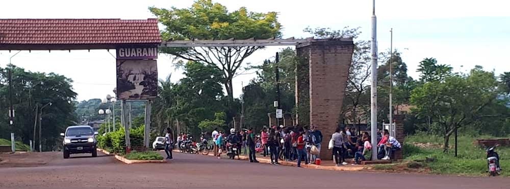 Agrupaciones sociales se reúnen en acceso a Guaraní