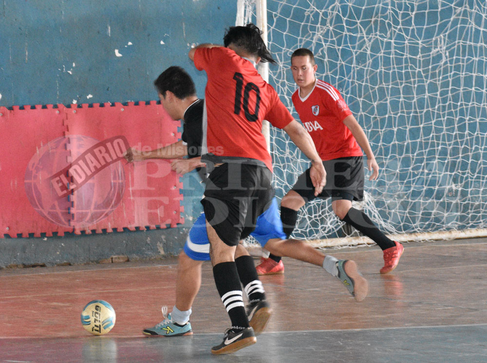 Juvenil: Costa Porá marca el ritmo