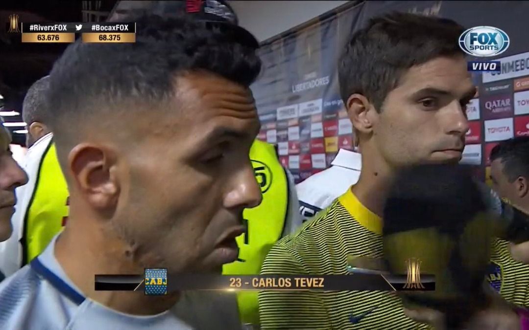 Tevez: “Nos están obligando a jugar el partido”