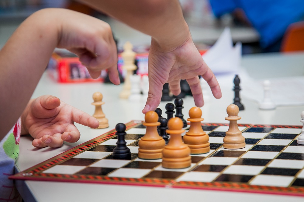 Clínica de ajedrez en la Biblioteca del Parque del Conocimiento