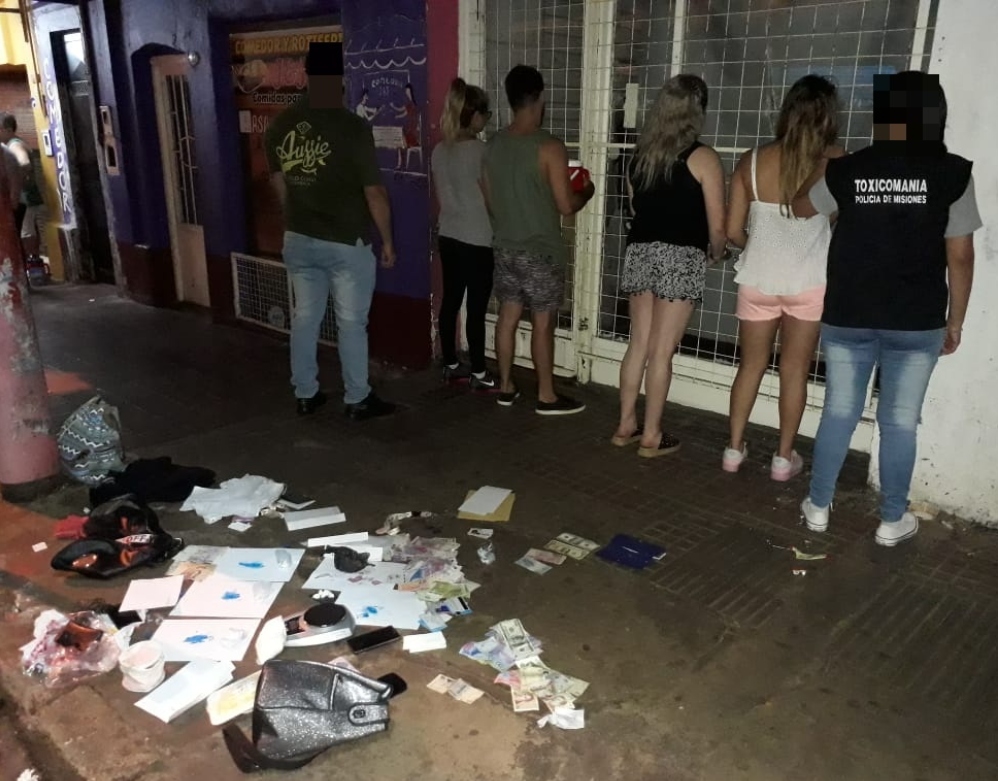 Jóvenes dealers cayeron en pleno centro de Posadas