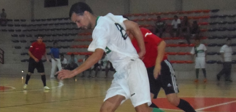 Grafeno y Deporpisos abren la serie final en Eldorado