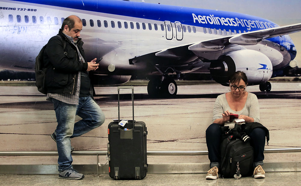Aerolíneas reporta demoras por protesta de aeronavegantes