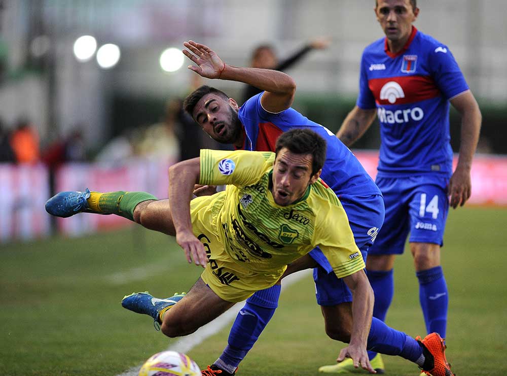 Superliga: Defensa aprovechó los errores de Tigre