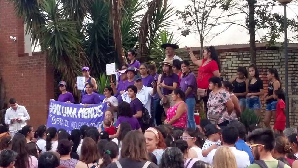 Aristóbulo marcha en repudio al femicidio de Cecilia Marlene Krujowski