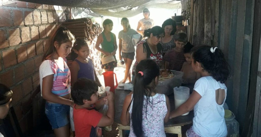 Quieren levantar un merendero digno, pero solos no pueden