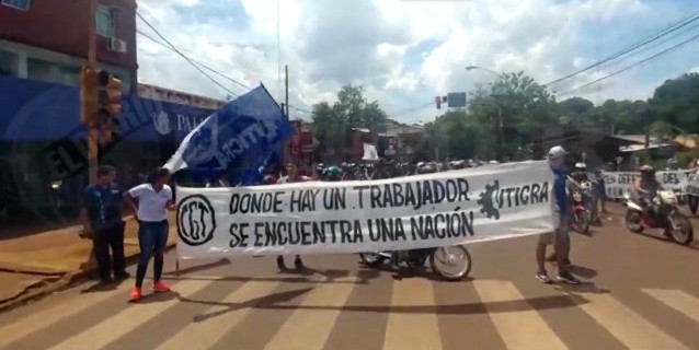 Marchan en Eldorado contra los despidos en fábrica Dass