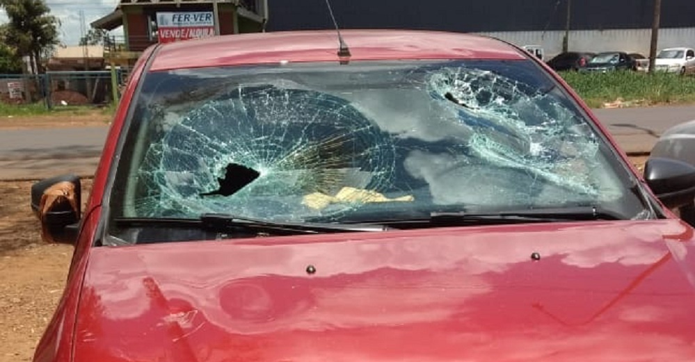 Choque en un lavadero, persecución y descomunal gresca