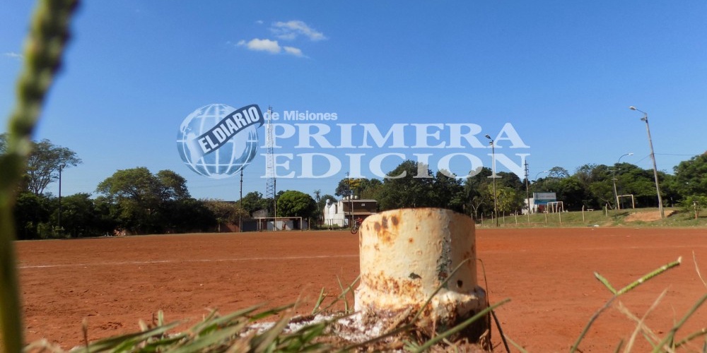 El robo del arco: investigan una “vendetta” de vecinos “antifútbol”