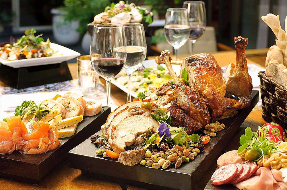 Cena de Fin de Año: aconsejan comer “de todo” pero con moderación