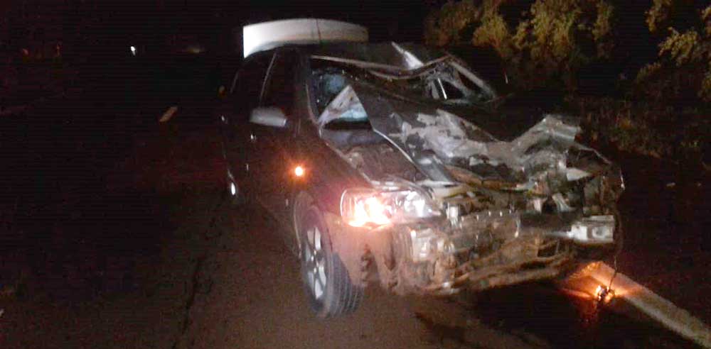 Tras violento choque con un automóvil, motociclistas mueren en la ruta 105