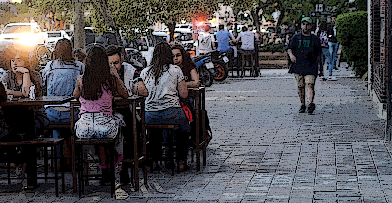 Quitaron tasa para el uso de mesas y sillas en espacio público en Posadas