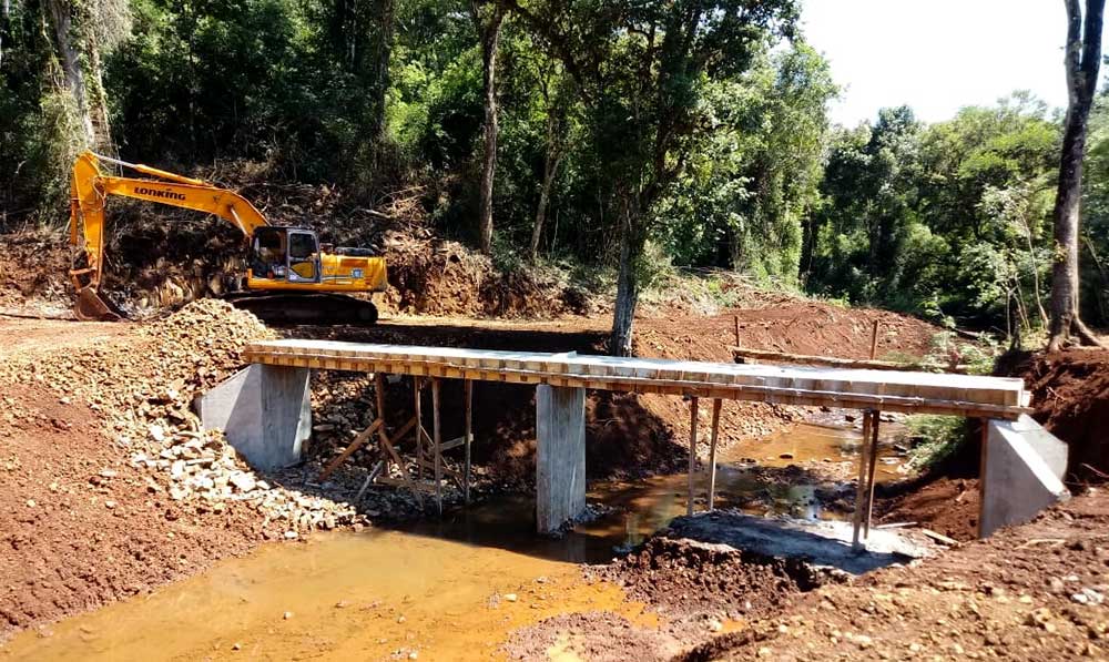 San Vicente: nueva pasarela peatonal en el arroyo Pintadito