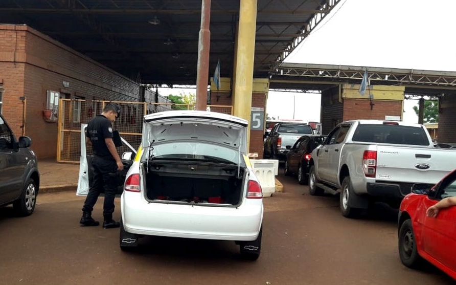 Dos detenidos por intentar pasar a una menor a Paraguay en el baúl