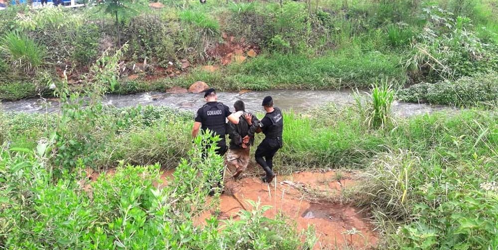 Tras el almuerzo, maniataron a su hermana y la violaron entre ambos