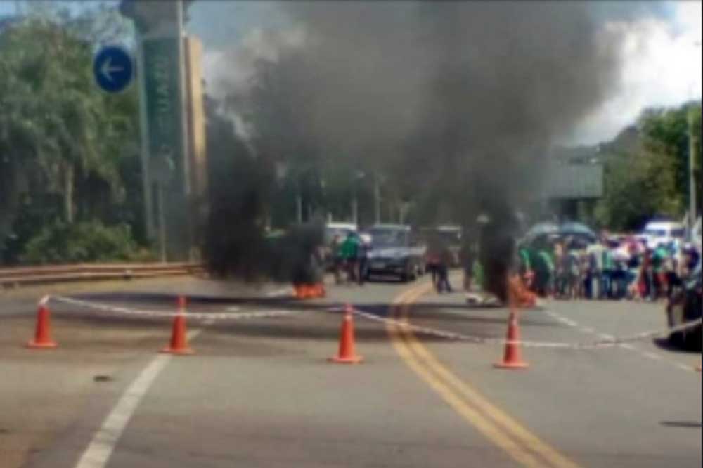 Continuarán con los cortes en acceso a Aduana de Iguazú