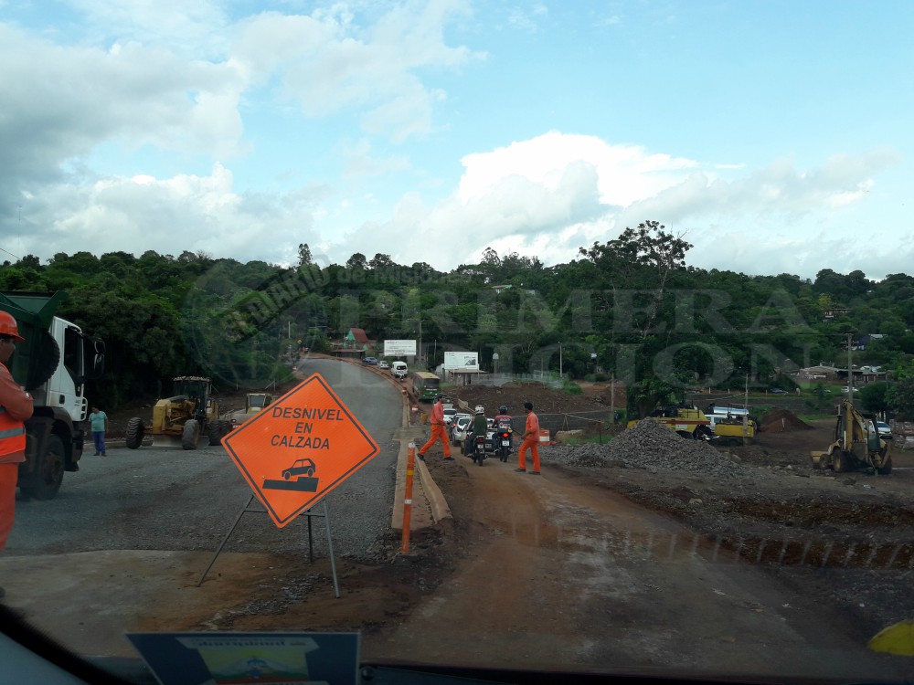 Esperan que para febrero esté terminado el puente Mbotaby