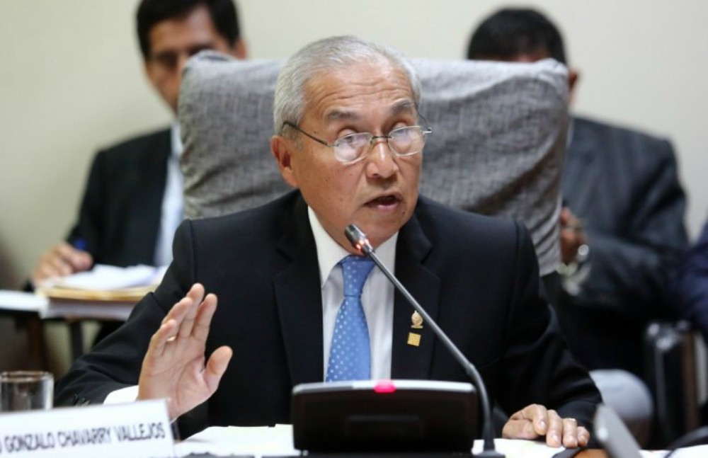 Prohíben la salida del país al ex fiscal general de Perú