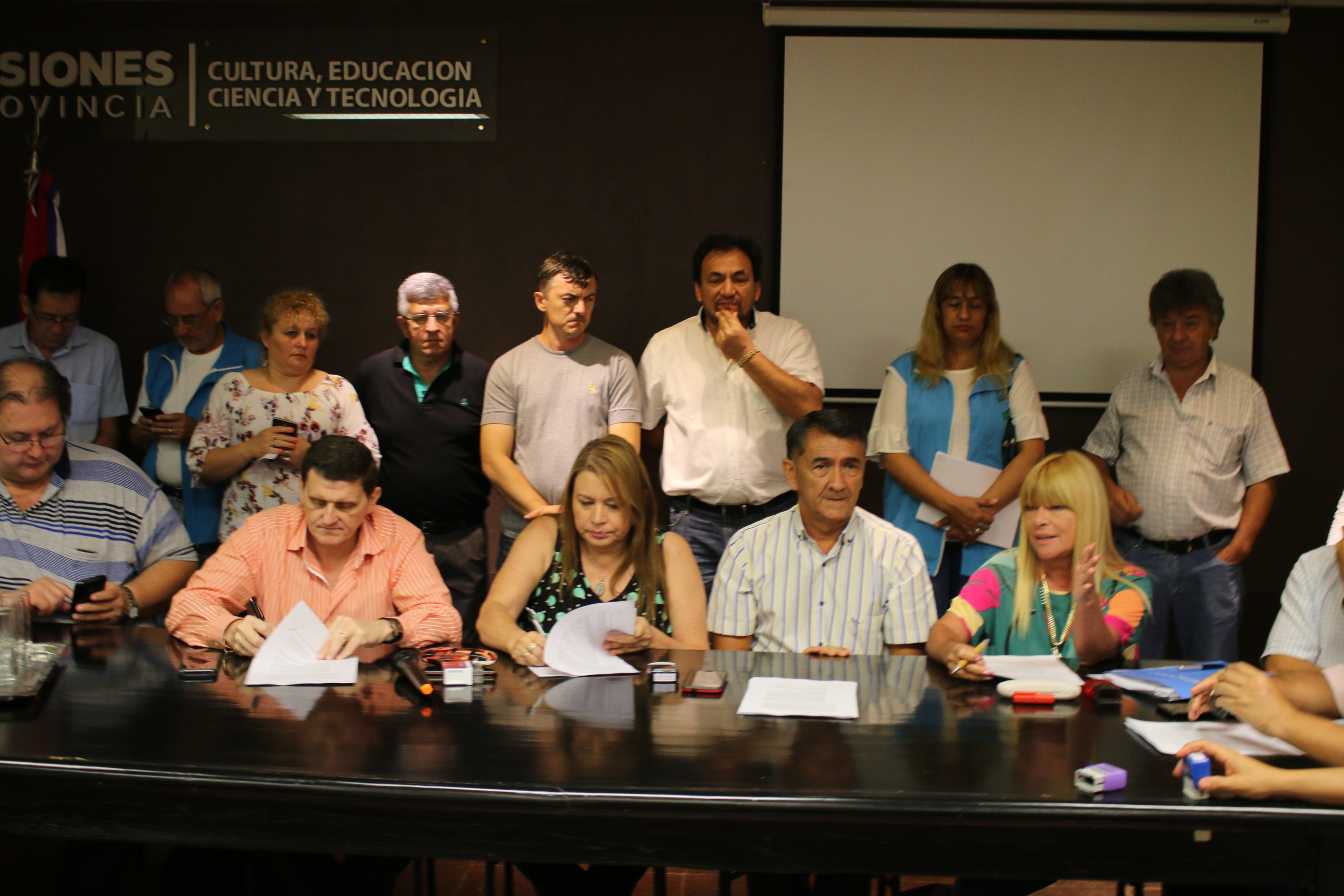 Aumento salarial del 23% para la administración pública de Misiones