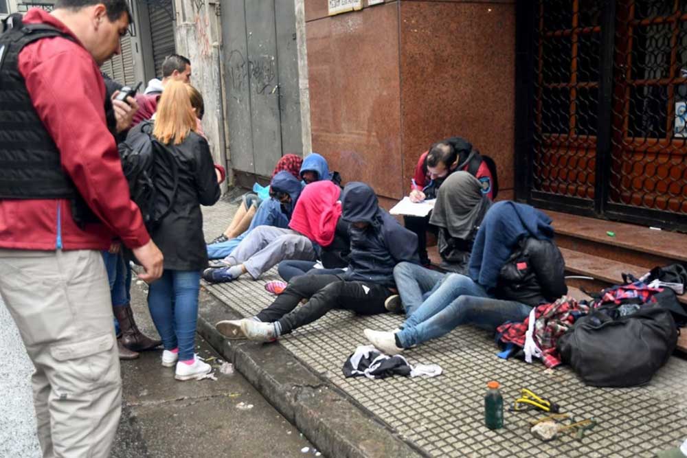 Impulsan ley que permita la rápida expulsión de extranjeros que delinquen