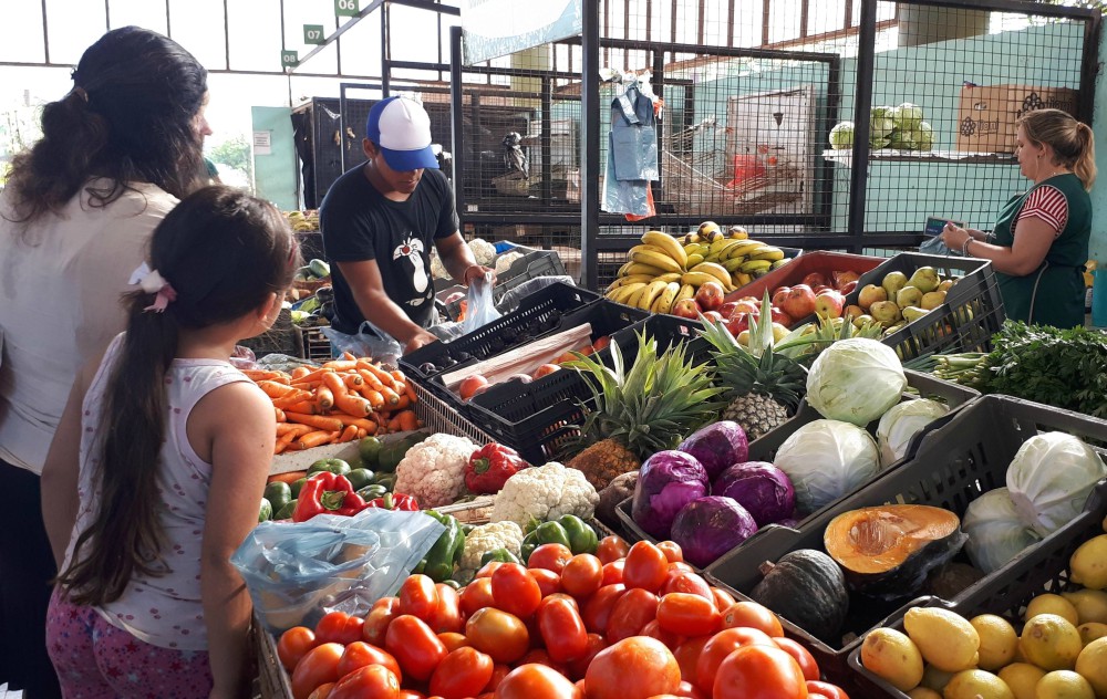 Productos misioneros a buen precio en el Mercado Concentrador