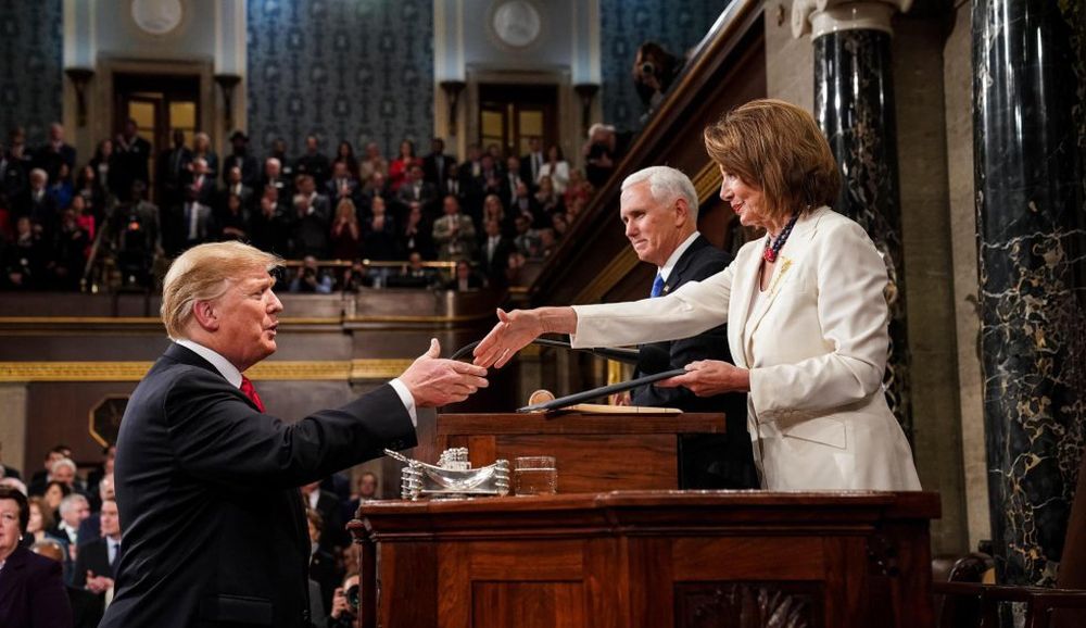 Trump llama al Congreso a la concordia pero insiste en construir el muro