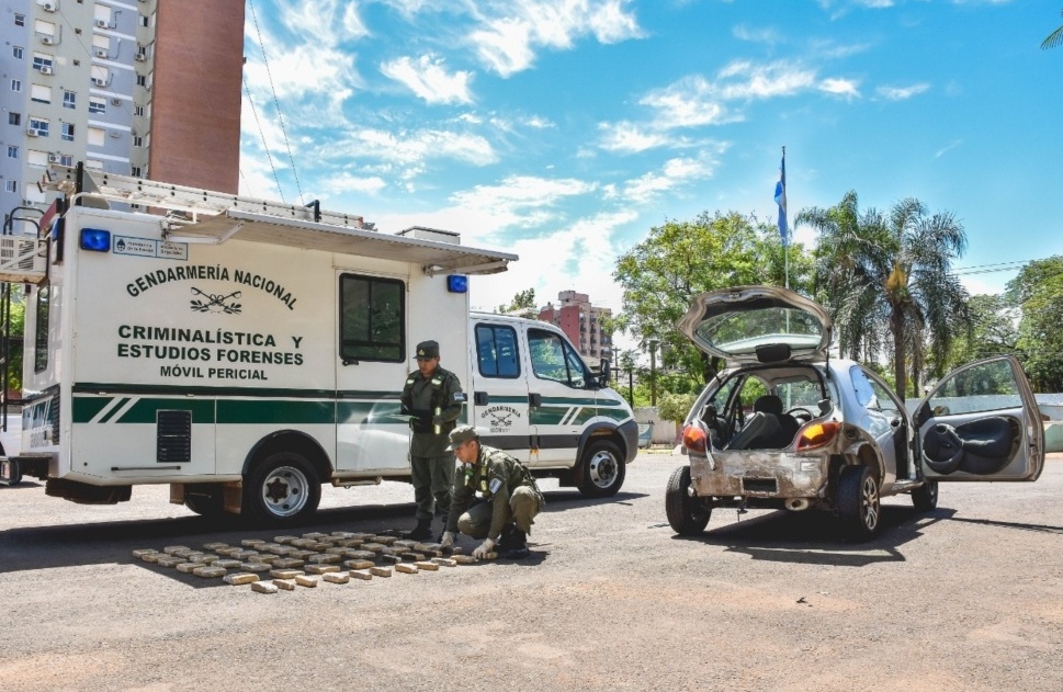 Un Ford Ka, más de 40 kilos de marihuana y un detenido