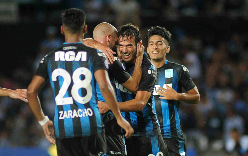 Racing no da tregua y volvió a la cima de la Superliga
