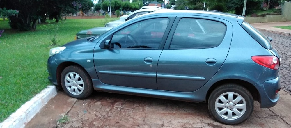 El ladrón del hacha y el Peugeot