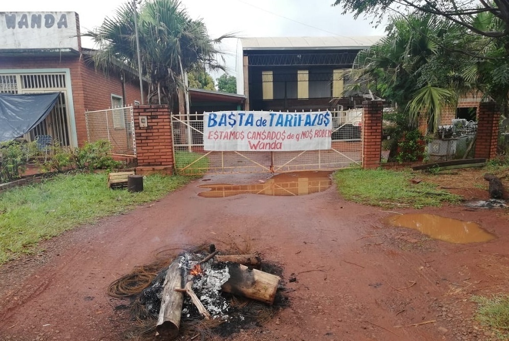 Vecinos de Wanda iniciaron una protesta por los “tarifazos” de EMSA