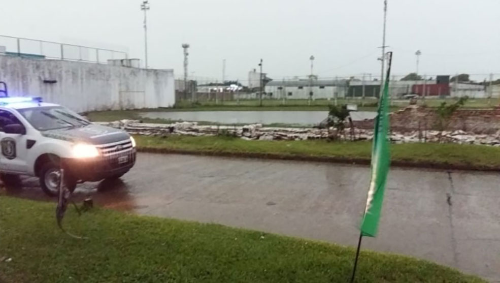 Fuertes ráfagas de viento y lluvia afectan a Corrientes capital