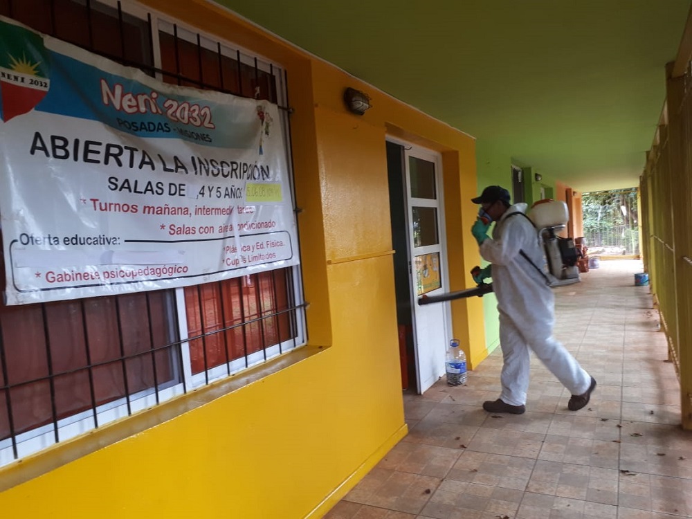 Confirman que fumigarán las 300 escuelas de Posadas antes del 11