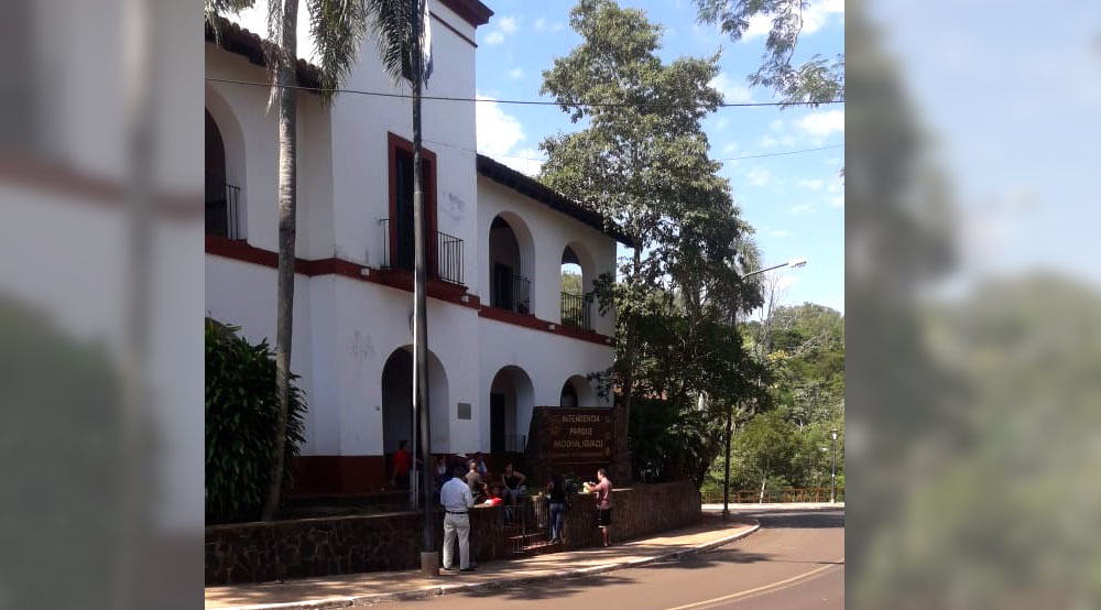 Iguazú: vecinos entregan petitorio contra la villa turística
