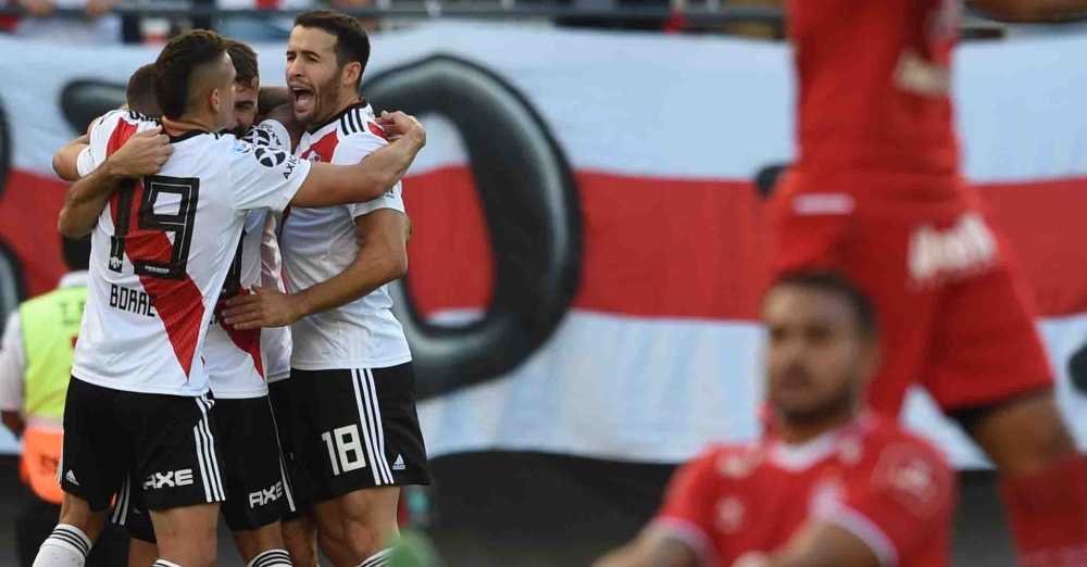 Superliga: River ganó y se va copando