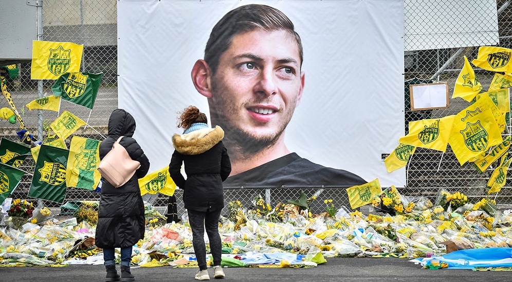La familia de Emiliano Sala “comienza el duelo” y el fútbol le rinde homenaje