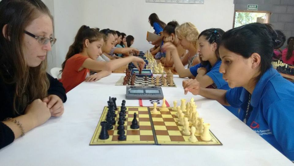 Ajedrez: Mueven ellas en Oberá