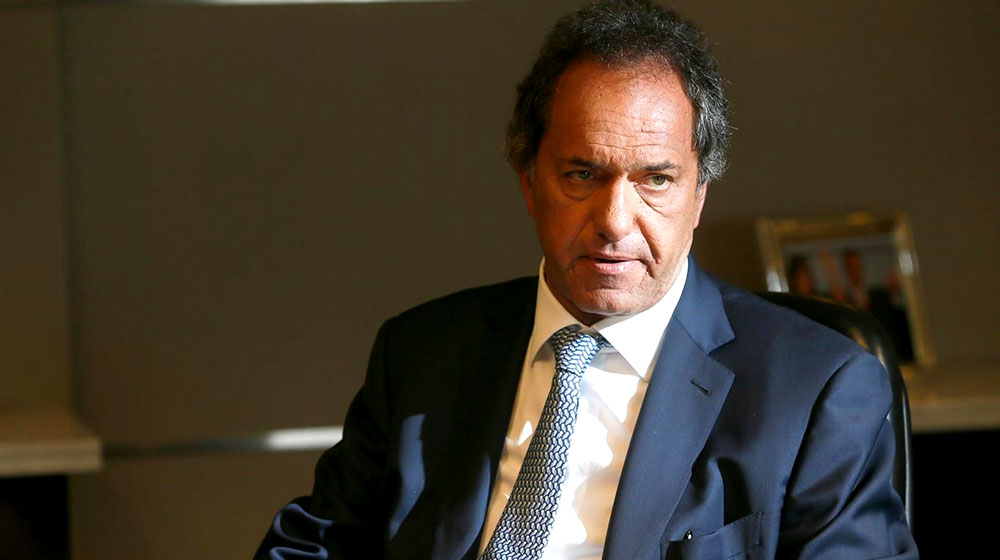 Scioli: “Siento la obligación y la responsabilidad de presentarme como candidato”