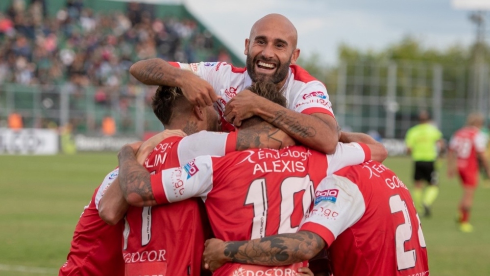 Superliga: el “Bicho” se salvó y hundió más a San Martín