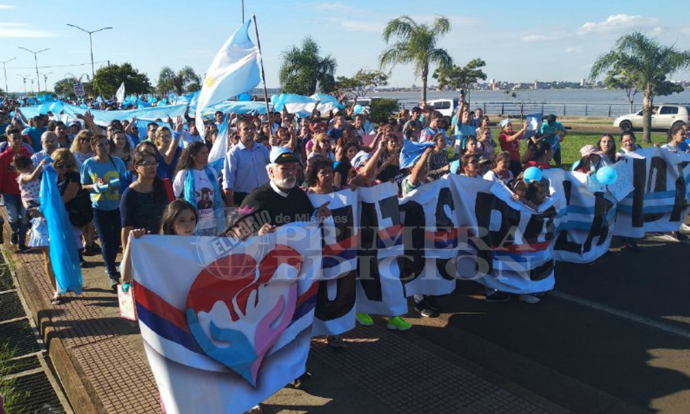 Posadeños marcharon bajo el lema “sí a la vida”