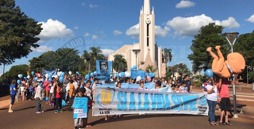 Una vez más, Oberá se movilizó para manifestarse a favor de las dos vidas