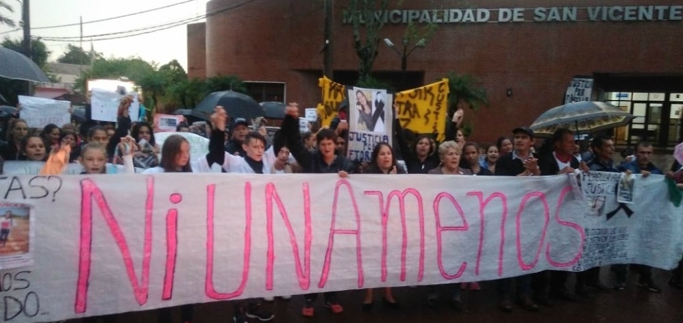 #8M: con el dolor a flor de piel ni la lluvia paró la marcha en San Vicente