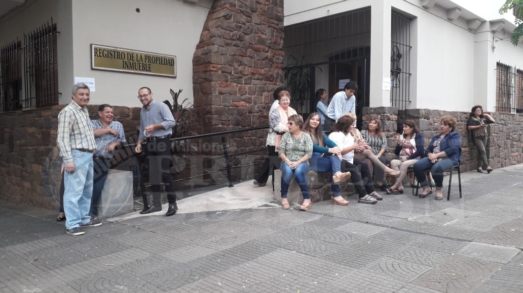 Protesta en el Registro de la Propiedad